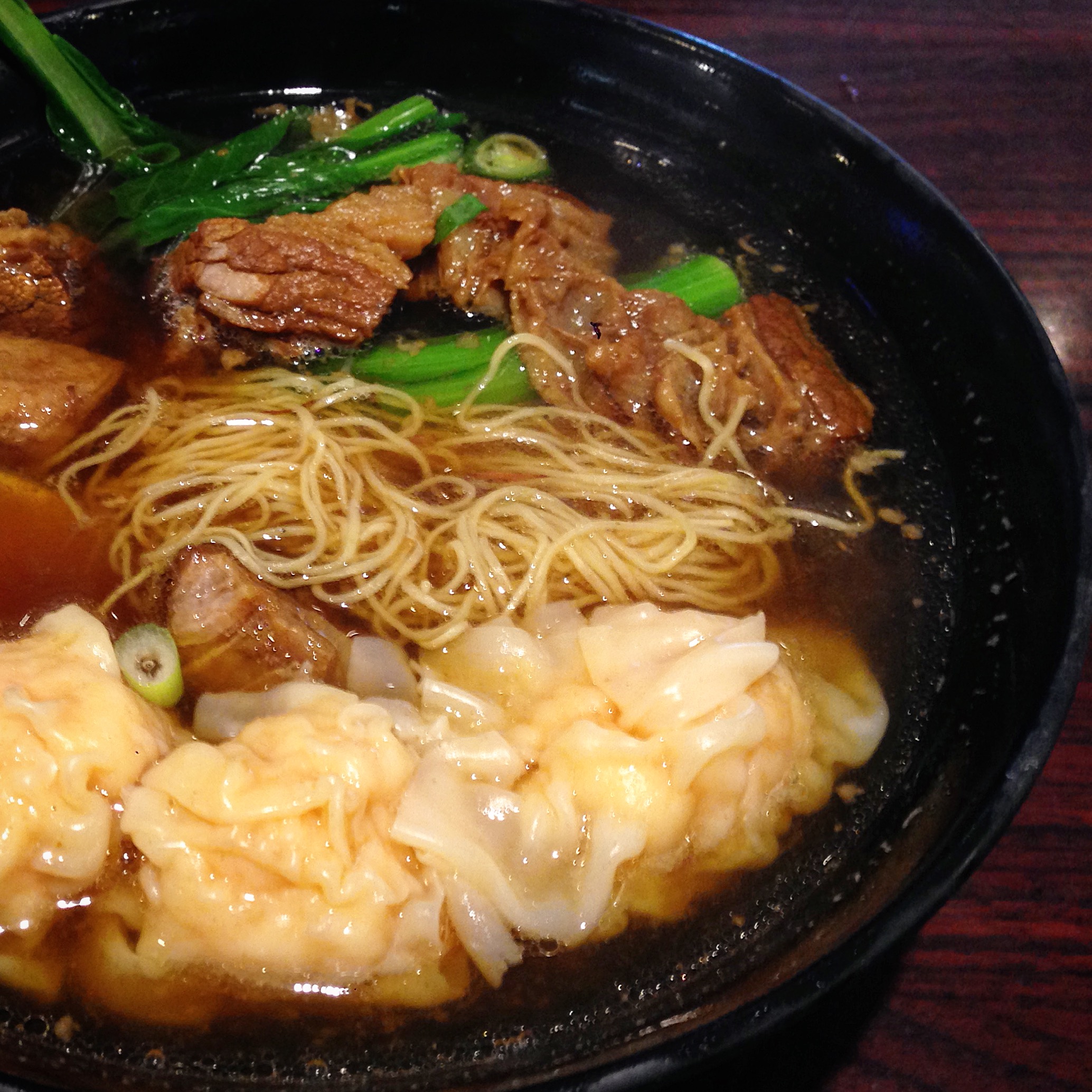 Tsim Chai Noodles Richmond BC   Wonton Beef Noodle Soup Close Up   JC B3b6a1f65056a36 